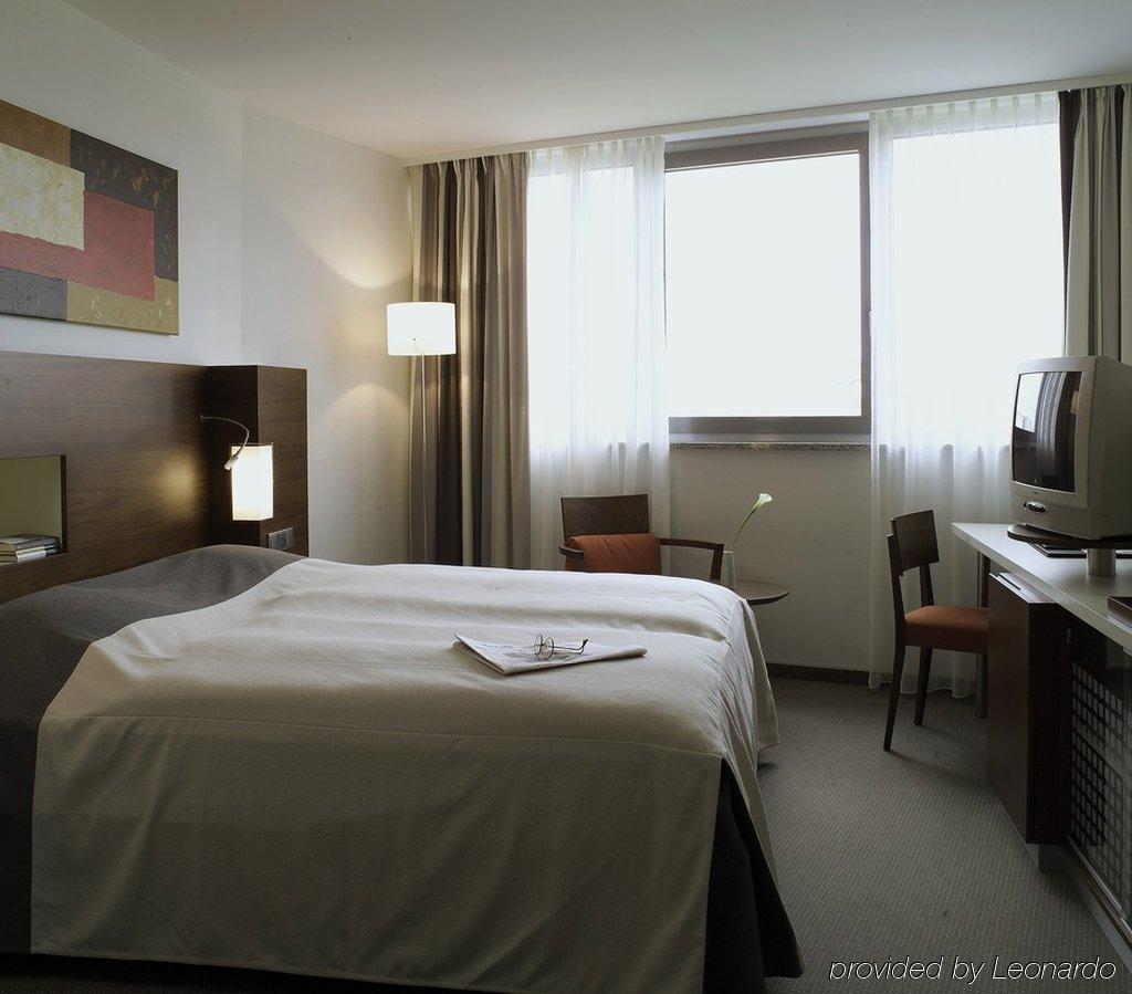 Nh Frankfurt Niederrad Hotel Frankfurt am Main Værelse billede